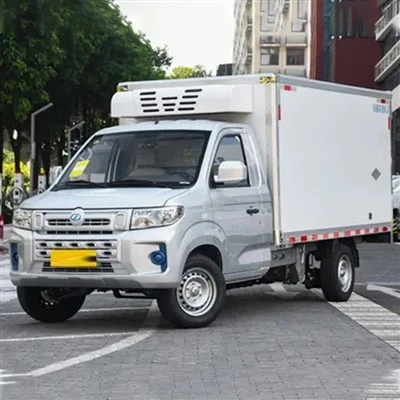 Ruichi EC71L 리퍼 박스 트럭